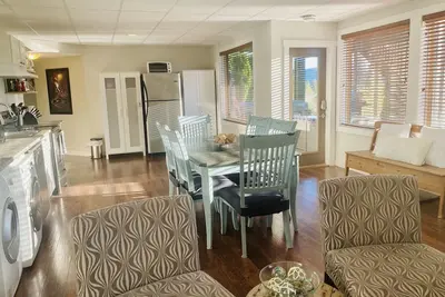 Image de Lake County Home. 3 Bedroom. Sleeps 9 with private hot tub and is pet friendly.