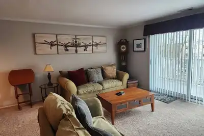 Image de Incredible 2br, 1ba condo with ample space, walk-in closet, and large closets