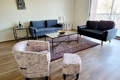Image de Beautiful, Spacious, 2+2