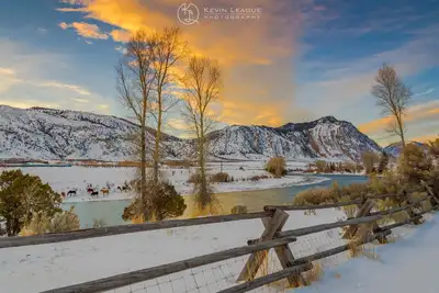 Image de 3br\/2bth on the bank of Yellowstone River
