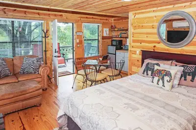 Image de Arbor House of Dripping Springs - Safari House