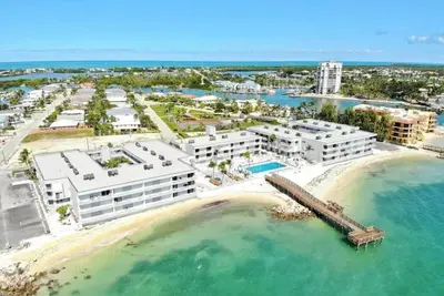 Image de Oceanfront Condo on Beautiful Key Colony Beach