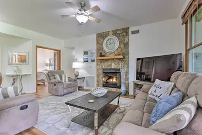 Image de Blue Ridge Mtn Views: Condo w/ Furnished Balcony