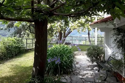 Image de Charmante maison en bois avec dehor et jardin panoramique 008031-Lt-0746