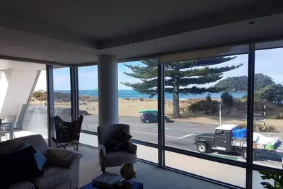 Image de Luxurious Beachfront with premiere address - Beachfront! ! 3 min walk -downtown