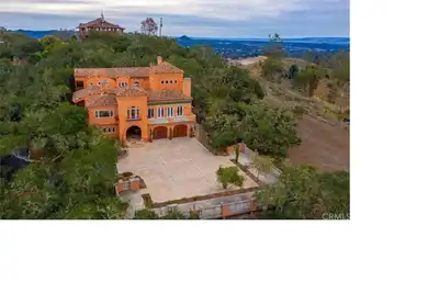 Image de Villa Chula : An Elegant Mountaintop Estate