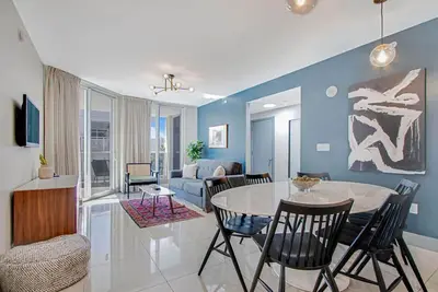Image de Roami at Habitat Brickell | Pool + Balcony | 3 Bed