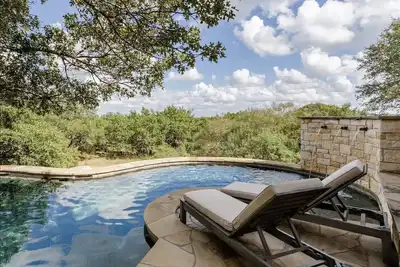 Image de Dripping Springs Dream House with pool, views, and privacy - sleeps 8!