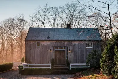 Image de Renovated Barn, Sidewalk Stroll into Essex Village & Marina