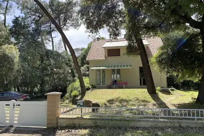 Image de A 100 m de la plage, maison de 140 m2 - grand jardin arboré-paradis des oiseaux