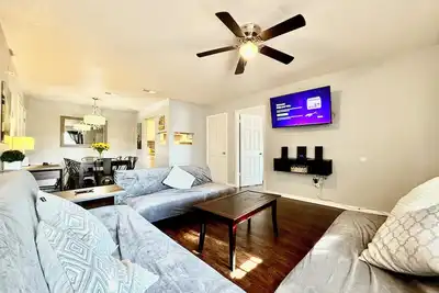 Image de Beautiful Two bedroom two bath first floor apartment, 20 minutes to beach