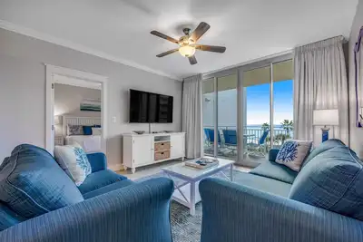 Image de Elegant oceanfront condo with Gulf views, central Ac, and shared pool & hot tub