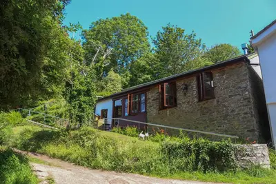 Image de Pretty Old Forge in peaceful, scenic setting