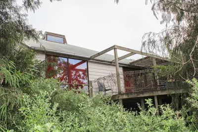 Image de Treehouse - Only 100 metres from famous Long Beach