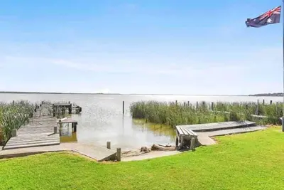 Image de Hindmarsh Hideaway- Waterfront, pet friendly, Nbn, Private jetty