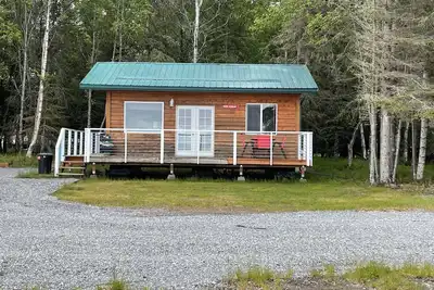 Image de 'Cape Kasilof Cabin' Waterfront/Sunset Views