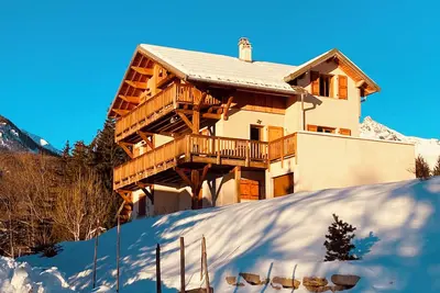 Image de Chalet Takayama Meublé Tourisme **** Sauna privé Monêtier les Bains Vue Glacier