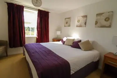 Image de 2 bedroom - great location near train station & parking @Banbury