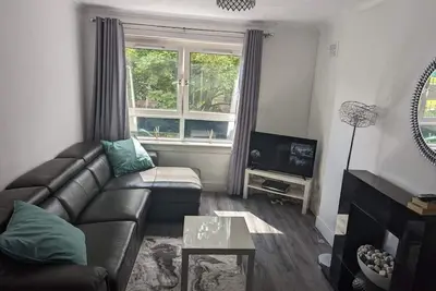 Image de Self-Contained Apartment- Centre of Greenock