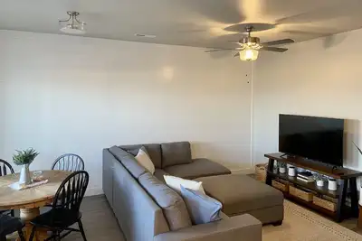 Image de Entire family friendly townhome 4 miles from downtown Cedar City. Close to I-15.