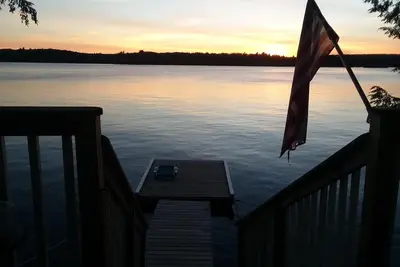 Image de Cozy Cottage on water's edge of Lake Cobbosseecontee