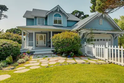 Image de Garden by the Sea- Walk to the Beach/Spa/Sleeps 8