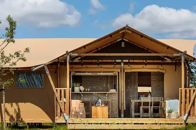Image de Luxury Glamping wellness on an organic farm