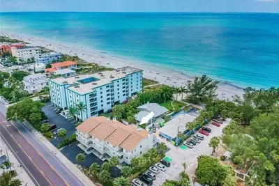 Image de 100 Steps to Indian Rocks Beach, Cozy 2br/1ba condo. A perfect beachside escape!