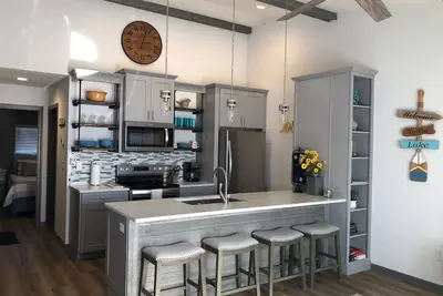 Image de Fabulous Lakefront Condo w/Great View & Location