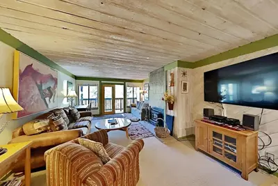 Image de Beautiful Remodeled One Bedroom Condo! New Furniture and Fully Equipped Kitchen! (Snowbird 108) by RedAwning