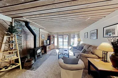 Image de Delightful Condo In Quiet Canyon Lodge Neighborhood! Free WiFi and Parking! (Snowbird 103) by RedAwning