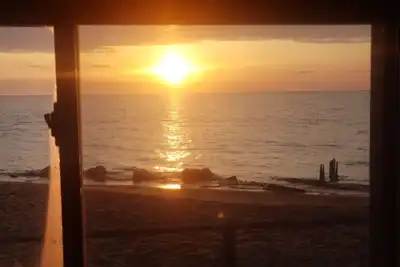 Image de #6 Two bedroom Dog friendly beachfront cabin.