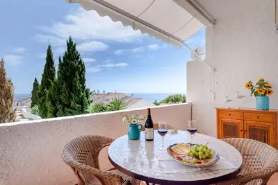 Image de Beautiful Duplex with Sea Views in Old Town 6pp, WiFi, A\/C