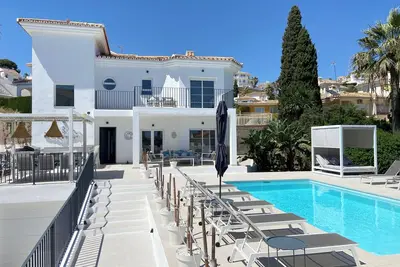 Image de A stunning villa in Riviera del Sol just a 7 minute stroll to the beach & bars