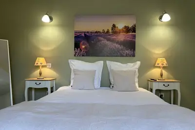 Image de Logement Lavande aux Pieds des Tours