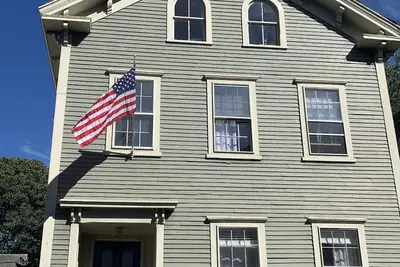 Image de Stay In The Heart Of Newport! !