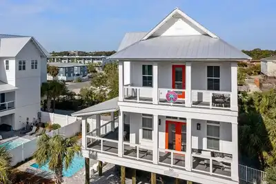 Image de 5 Br 4 Ba + Private Pool + Pickleball Fun