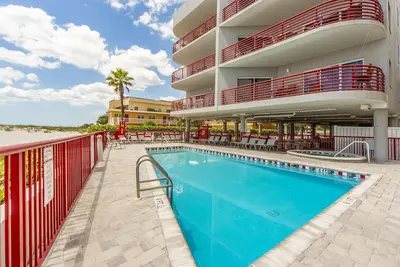 Image de Luxury Updated Beach Condo - Crimson #104
