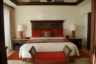 Image de Beautiful Ocean Front Suite!