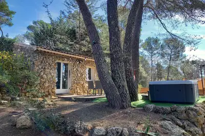 Image de Gîte avec jacuzzi privé au cœur de Provence Côte d'Azur
