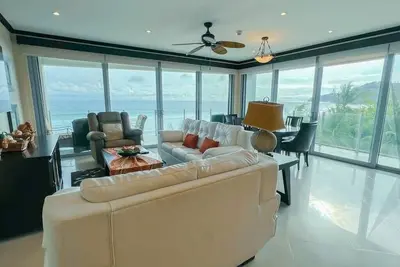 Image de Luxurious 3 bedroom, 6th Floor Ocean view condo Playa Beach.