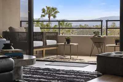 Image de New! Beautifully Remodeled w/ Gorgeous City Views