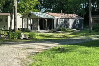 Image de \"Christine's Cabin\" Great place to stay for wine trail events