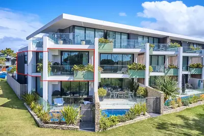 Image de 7/Fortyfive on Lawson - Absolute beachfront luxury apartment