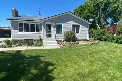 Image de Synchrodestiny 1 is joyful with a beautiful Mountain View from front yard