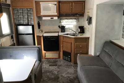 Image de Platte - Rv Camper in the Woods with Fire pit & Hot Tub Access
