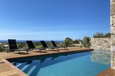 Image de Villa D'Architecte Avec Vue Exceptionnelle Sur La Mer Et Montagne