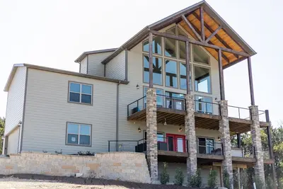 Lake Views, Private Hot Tub, Elevator, Game Room