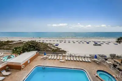Image de Sea Gem | Beachfront Condo | Pool