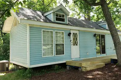 Image de Bluebelle Tiny House in the 'Hundred Acre Woods'!
